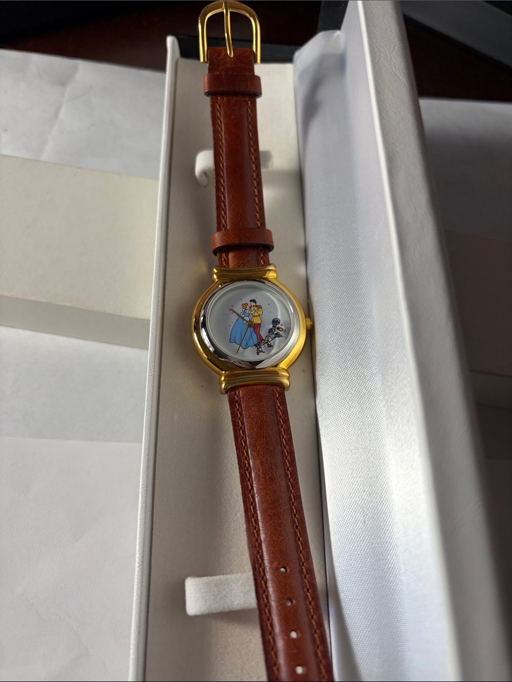 Disney Cinderella and Prince charming limited edition 1750 watch. Vintage. New